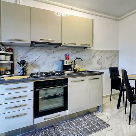 Luxury Apartament Букурещ Екстериор снимка